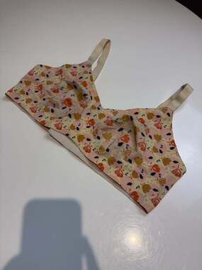 Knix Floral Bralette - Cream and Pink Size 5